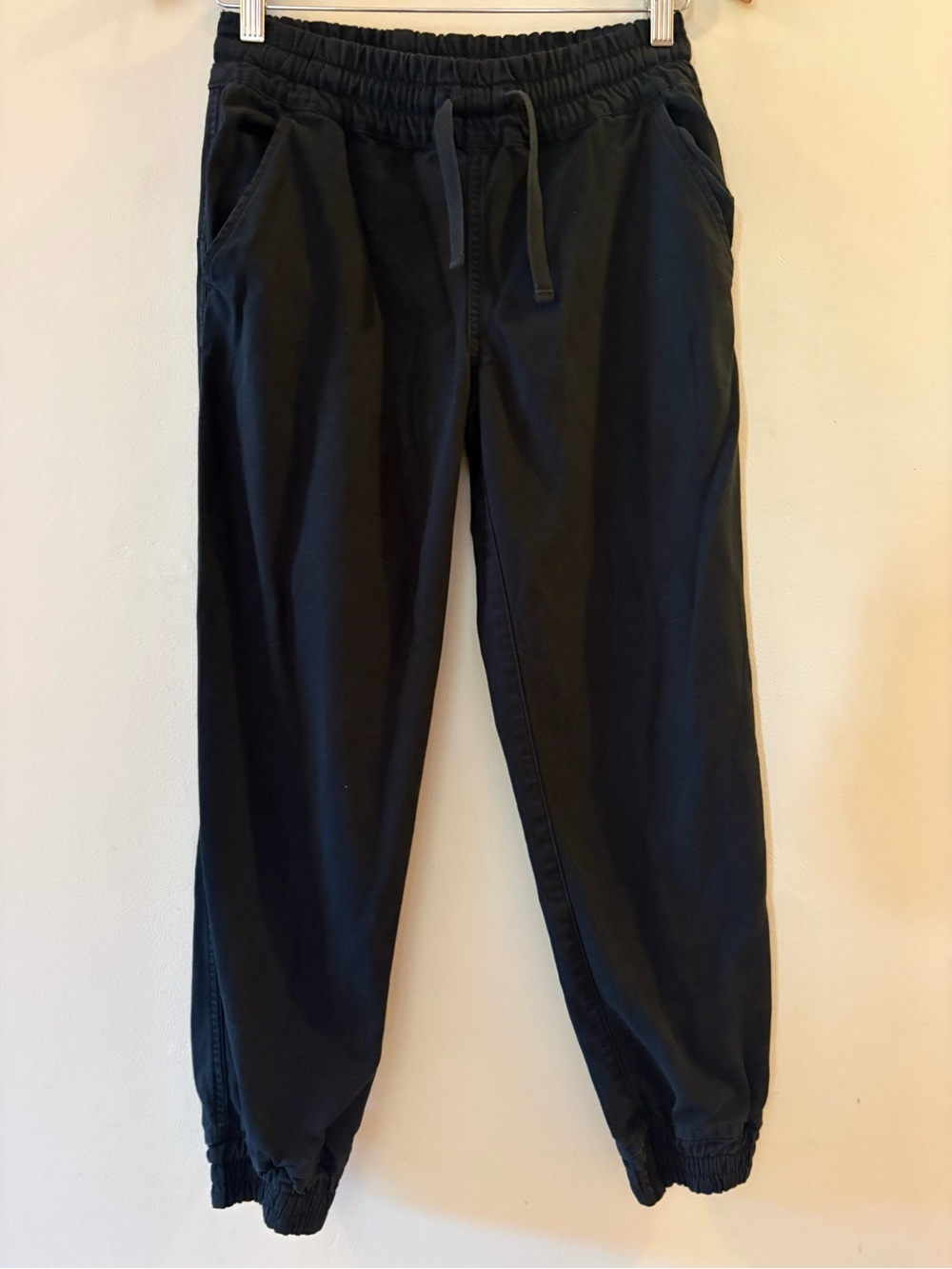 Aritzia Tna Black Mid Rise Elastic Cuff Drawstring Canvas like Joggers Size XXS